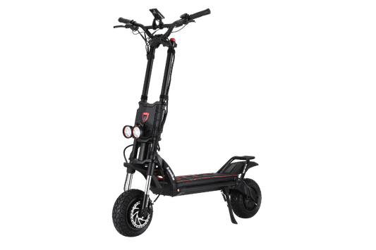 Kaabo Wolf King GTR MAX BLACK Black electric scooter on a white background